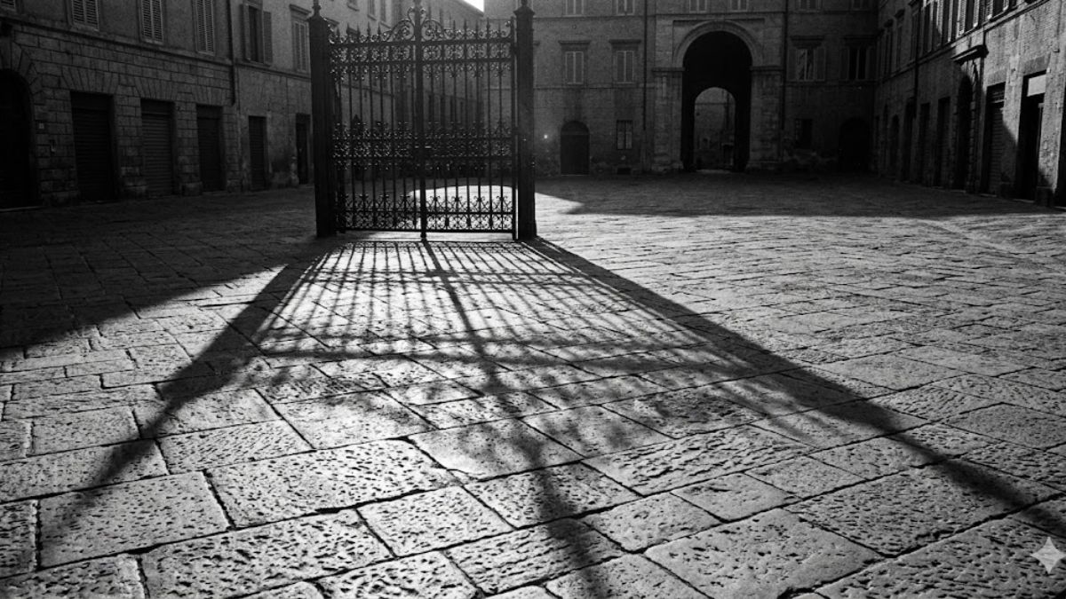 Dissenso sotto chiave: il ritorno del fermo preventivo