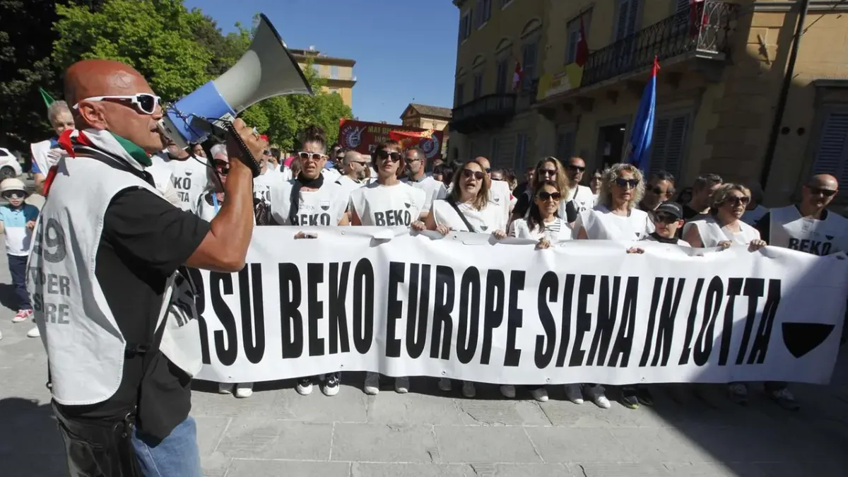 Lavoro, diritti e industria: la provincia di Siena alza la testa