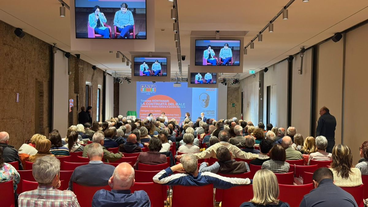 La continuit&agrave; del male: Montanari a Siena tra memoria, fascismo e Costituzione