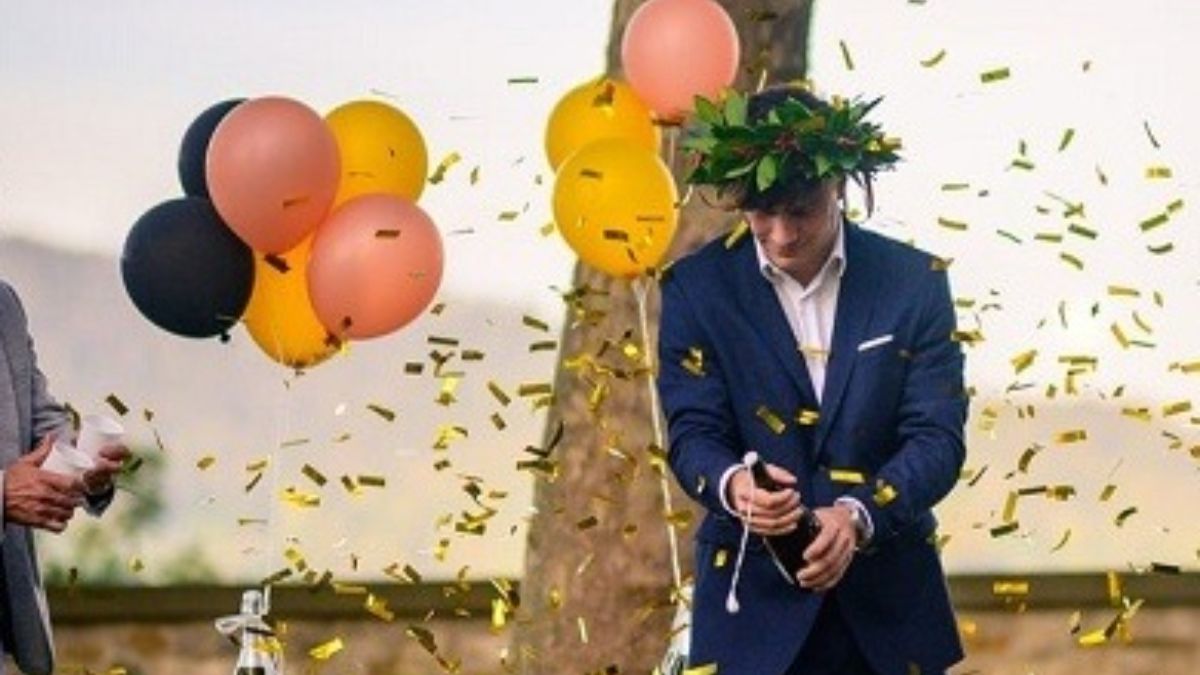 Feste di laurea tra divieti e "decoro": s&igrave; al rispetto, ma Siena non diventi una citt&agrave; per bacchettoni