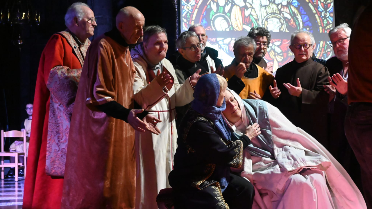 Val d&rsquo;Orcia, il teatro che unisce: Pienza e Monticchiello aprono le porte a Francia e Belgio