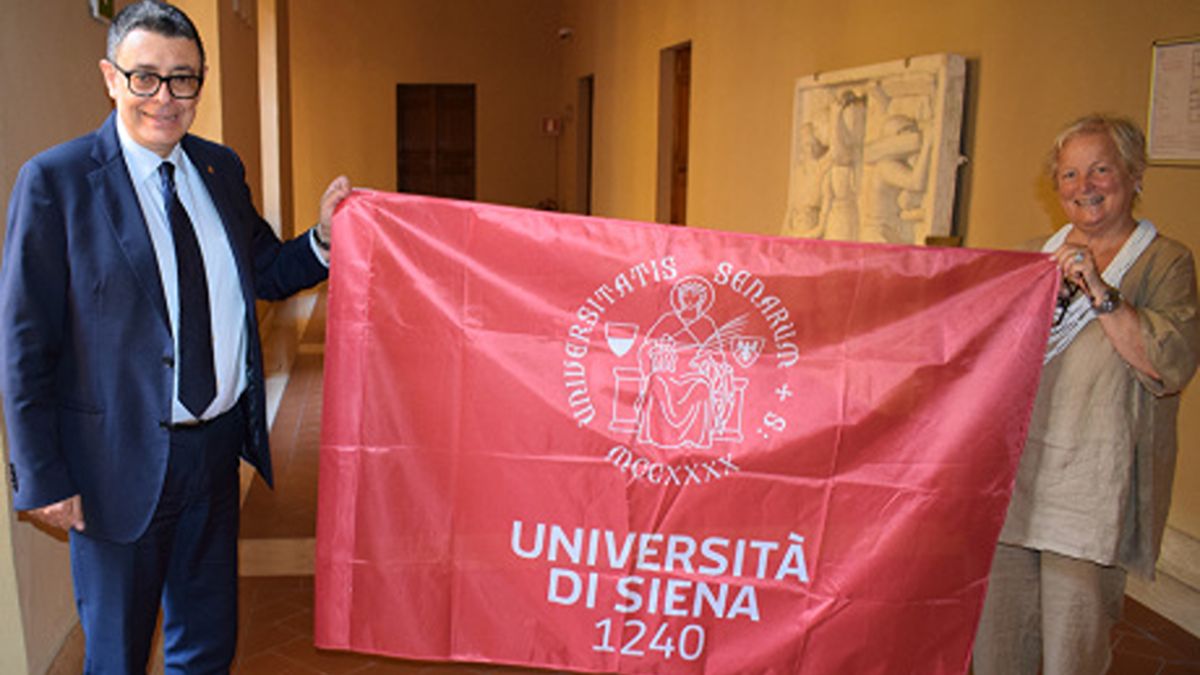 La forma &egrave; sostanza: perch&eacute; la bandiera dell'Universit&agrave; riguarda tutta Siena