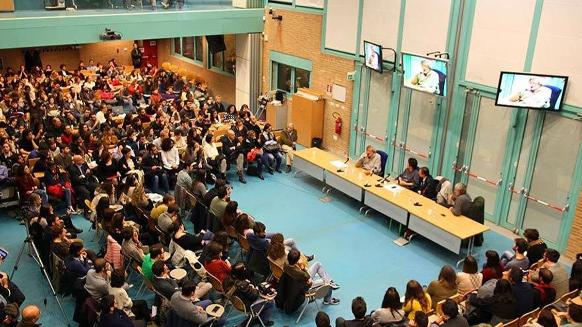 Francesco Guccini all'Universit&agrave; di Siena 21 novembre 2014