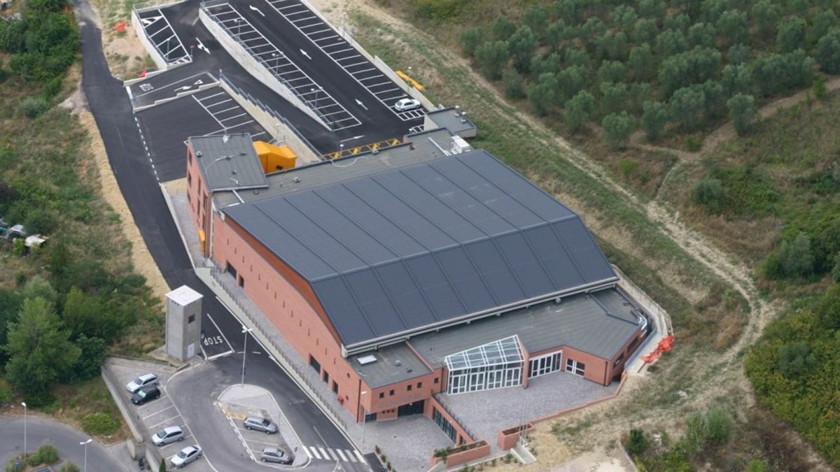 Il Comune di Siena compra il palazzetto del Costone. Il Pd: &laquo;Lo scopriamo dai giornali&raquo; e presenta interrogazione