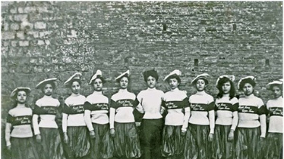 Il basket italiano nasce a Siena e nasce femminile