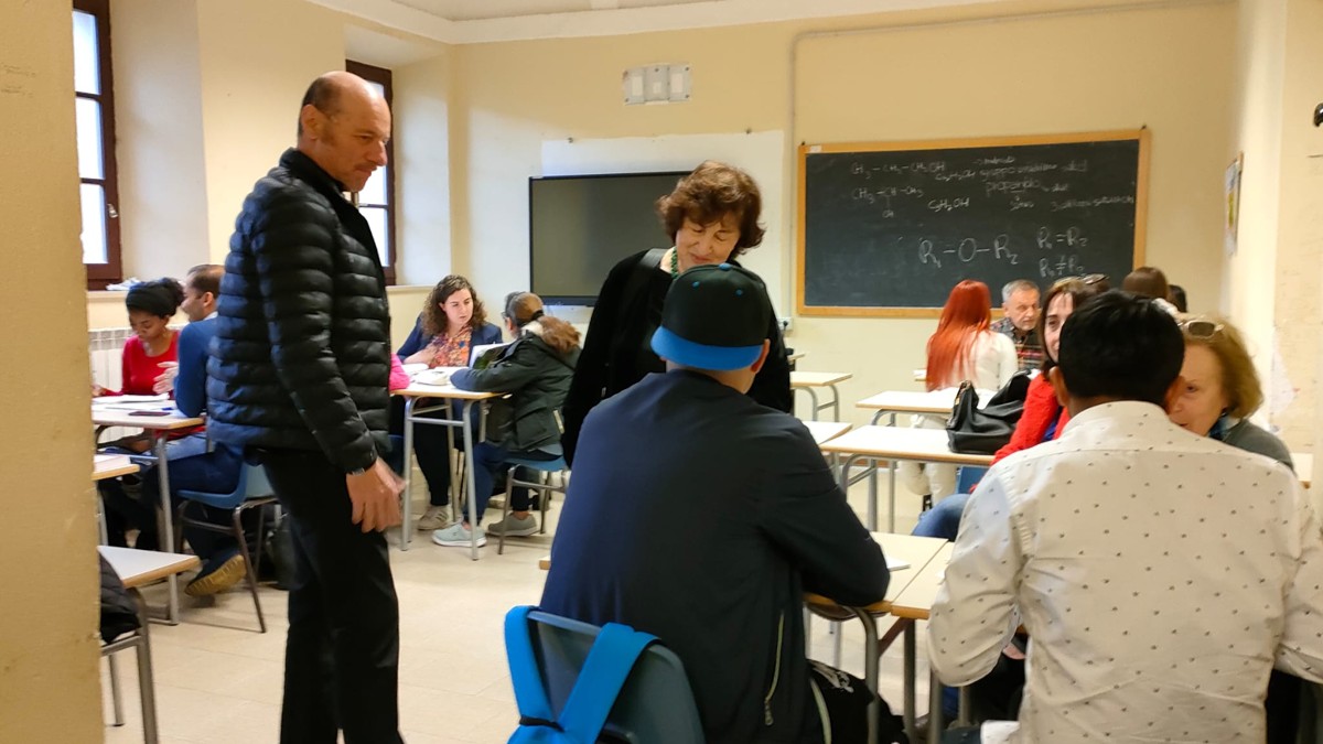 I volontari della Penny Wirton di Siena e i  corsi gratuiti di italiano per stranieri