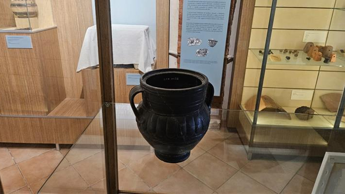 Torna a Sinalunga il Cratere etrusco di Poggi Gialli. Il 27 settembre la presentazione nelle Stanze Larth